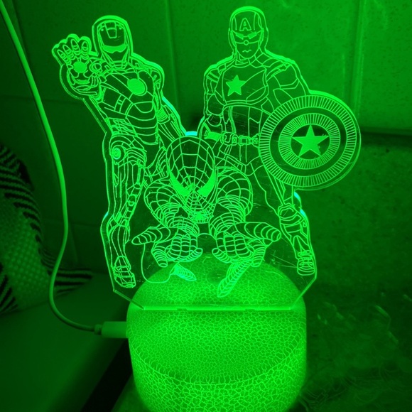 Marvel Avengers 3 Etched Acrylic Color Changing Lamp w/ Remote Led Light USB - Picture 1 of 7